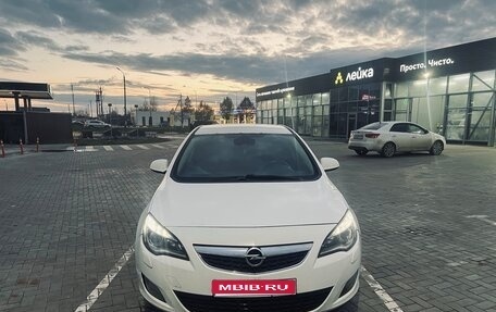 Opel Astra J, 2011 год, 700 000 рублей, 1 фотография