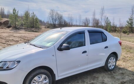 Renault Logan II, 2017 год, 740 000 рублей, 3 фотография