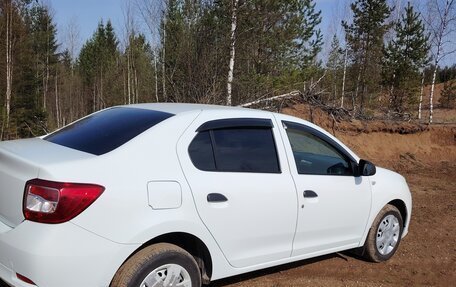 Renault Logan II, 2017 год, 740 000 рублей, 4 фотография