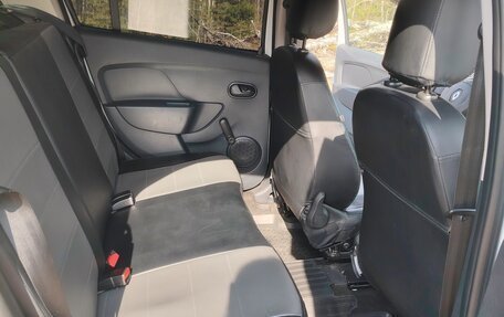 Renault Logan II, 2017 год, 740 000 рублей, 9 фотография
