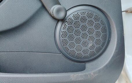 Renault Logan II, 2017 год, 740 000 рублей, 17 фотография