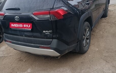 Toyota RAV4, 2024 год, 3 860 000 рублей, 2 фотография