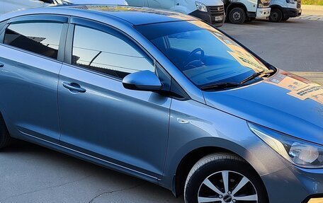 Hyundai Solaris II рестайлинг, 2018 год, 1 385 000 рублей, 5 фотография