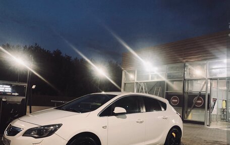 Opel Astra J, 2011 год, 700 000 рублей, 5 фотография