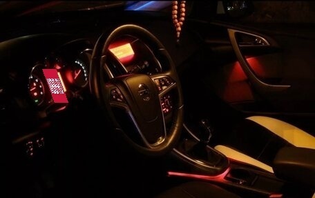 Opel Astra J, 2011 год, 700 000 рублей, 11 фотография
