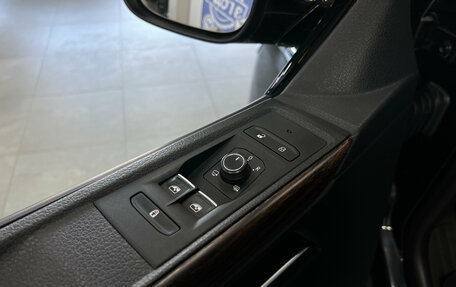 Volkswagen Multivan T6 рестайлинг, 2020 год, 5 250 000 рублей, 9 фотография