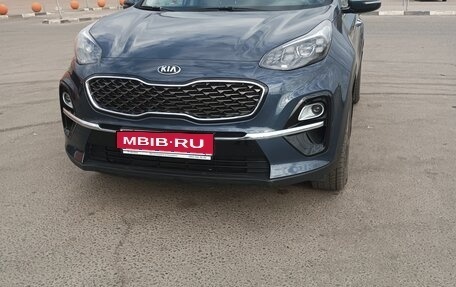 KIA Sportage IV рестайлинг, 2020 год, 2 450 000 рублей, 1 фотография