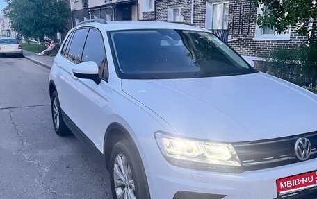 Volkswagen Tiguan II, 2020 год, 2 100 000 рублей, 1 фотография
