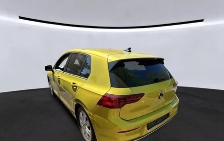 Volkswagen Golf VIII, 2022 год, 2 272 000 рублей, 2 фотография