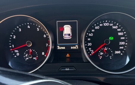 Volkswagen Tiguan II, 2020 год, 2 100 000 рублей, 10 фотография