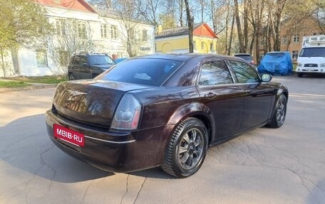 Chrysler 300C II, 2004 год, 700 000 рублей, 4 фотография