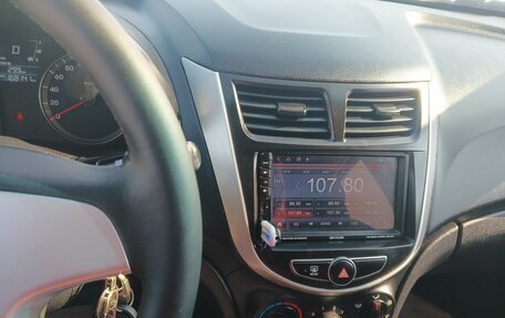 Hyundai Solaris II рестайлинг, 2014 год, 717 000 рублей, 6 фотография
