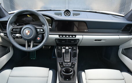 Porsche 911, 2025 год, 32 499 000 рублей, 15 фотография
