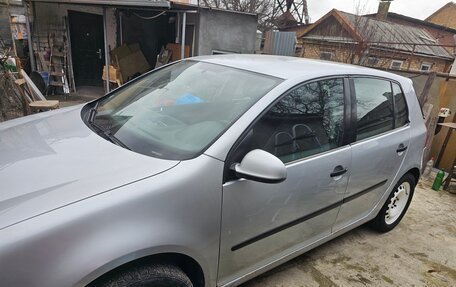 Volkswagen Golf V, 2004 год, 450 000 рублей, 1 фотография