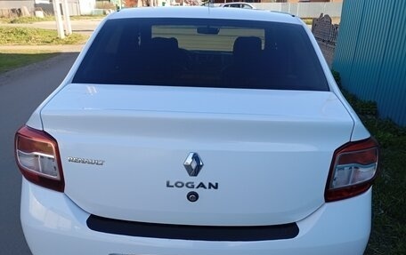 Renault Logan II, 2015 год, 600 000 рублей, 2 фотография