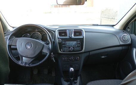 Renault Logan II, 2015 год, 600 000 рублей, 4 фотография