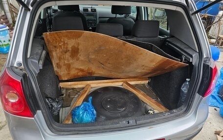 Volkswagen Golf V, 2004 год, 450 000 рублей, 2 фотография