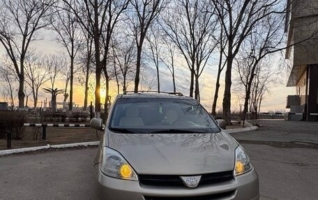 Toyota Sienna II рестайлинг, 2004 год, 1 400 000 рублей, 1 фотография