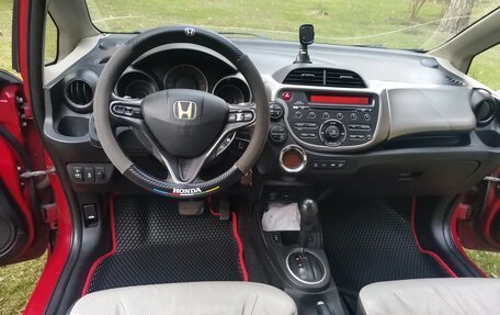 Honda Jazz II рестайлинг, 2011 год, 695 000 рублей, 1 фотография