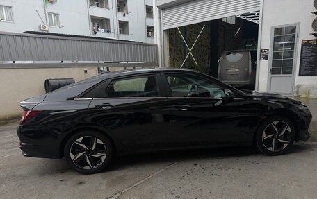 Hyundai Elantra, 2021 год, 975 000 рублей, 12 фотография