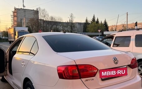 Volkswagen Jetta VI, 2014 год, 900 000 рублей, 2 фотография