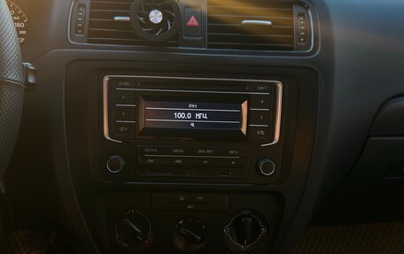 Volkswagen Jetta VI, 2014 год, 900 000 рублей, 8 фотография