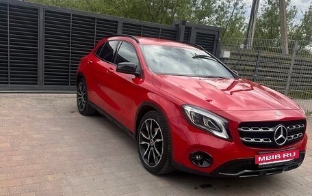 Mercedes-Benz GLA, 2019 год, 3 500 000 рублей, 4 фотография