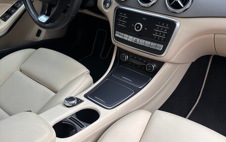 Mercedes-Benz GLA, 2019 год, 3 500 000 рублей, 14 фотография