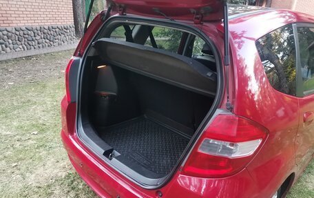 Honda Jazz II рестайлинг, 2011 год, 695 000 рублей, 27 фотография