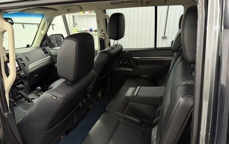 Mitsubishi Pajero IV, 2014 год, 2 550 000 рублей, 2 фотография