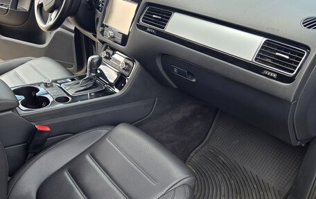 Volkswagen Touareg III, 2010 год, 1 850 000 рублей, 14 фотография