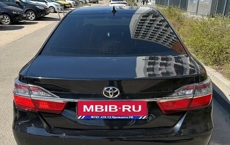Toyota Camry, 2018 год, 1 870 000 рублей, 3 фотография