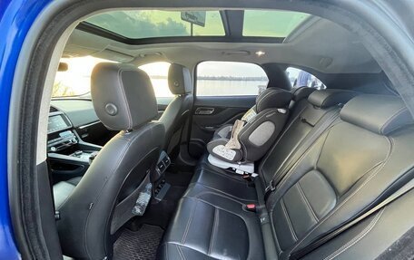 Jaguar F-Pace, 2018 год, 3 690 000 рублей, 23 фотография