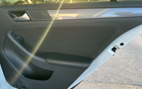 Volkswagen Jetta VI, 2016 год, 1 400 000 рублей, 20 фотография