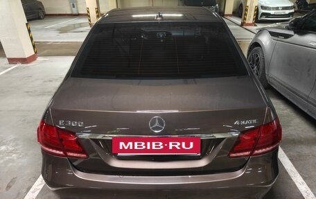Mercedes-Benz E-Класс, 2013 год, 2 950 000 рублей, 4 фотография