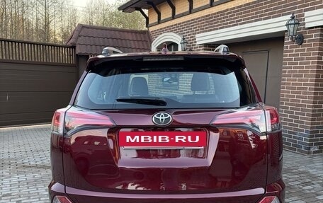 Toyota RAV4, 2017 год, 2 399 999 рублей, 6 фотография