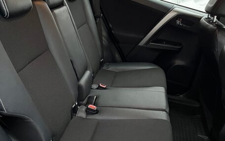 Toyota RAV4, 2017 год, 2 399 999 рублей, 16 фотография