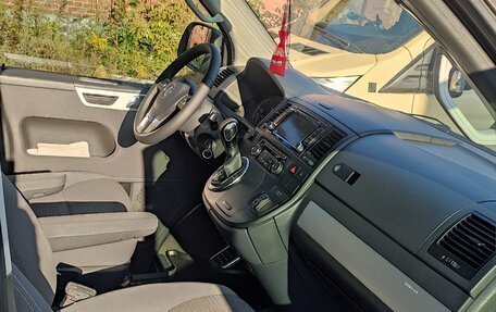 Volkswagen Multivan T5, 2011 год, 2 550 000 рублей, 16 фотография
