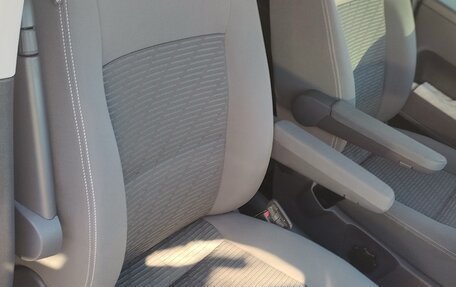 Volkswagen Multivan T5, 2011 год, 2 550 000 рублей, 14 фотография