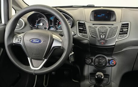 Ford Fiesta, 2018 год, 995 000 рублей, 13 фотография