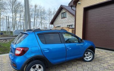 Renault Sandero II рестайлинг, 2015 год, 565 000 рублей, 1 фотография
