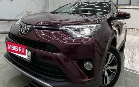 Toyota RAV4, 2018 год, 2 320 000 рублей, 1 фотография