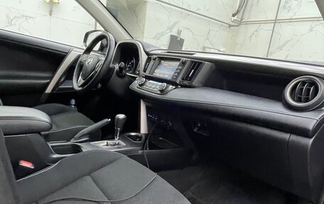 Toyota RAV4, 2018 год, 2 320 000 рублей, 27 фотография