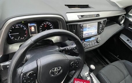 Toyota RAV4, 2018 год, 2 320 000 рублей, 24 фотография