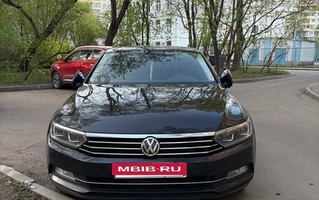 Volkswagen Passat B8 рестайлинг, 2017 год, 1 850 000 рублей, 2 фотография
