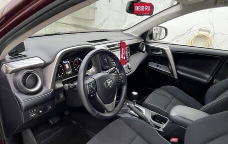 Toyota RAV4, 2018 год, 2 320 000 рублей, 23 фотография
