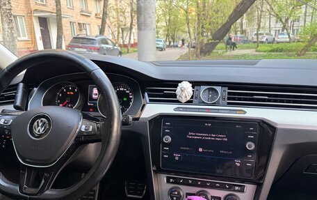 Volkswagen Passat B8 рестайлинг, 2017 год, 1 850 000 рублей, 8 фотография