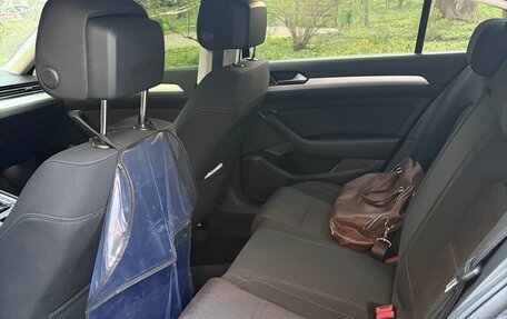 Volkswagen Passat B8 рестайлинг, 2017 год, 1 850 000 рублей, 5 фотография