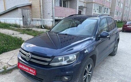 Volkswagen Tiguan I, 2012 год, 1 080 000 рублей, 2 фотография