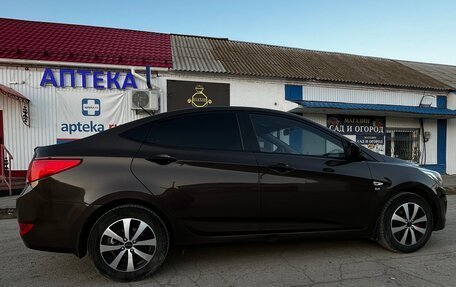 Hyundai Solaris II рестайлинг, 2015 год, 1 085 000 рублей, 3 фотография